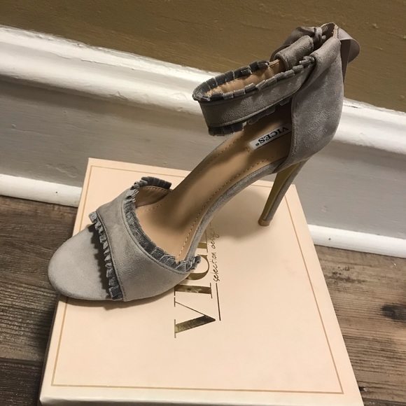 NIB VICES HEELS - Picture 2 of 6